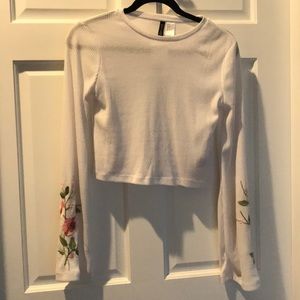NWT Embroidered floral bell sleeve crop top